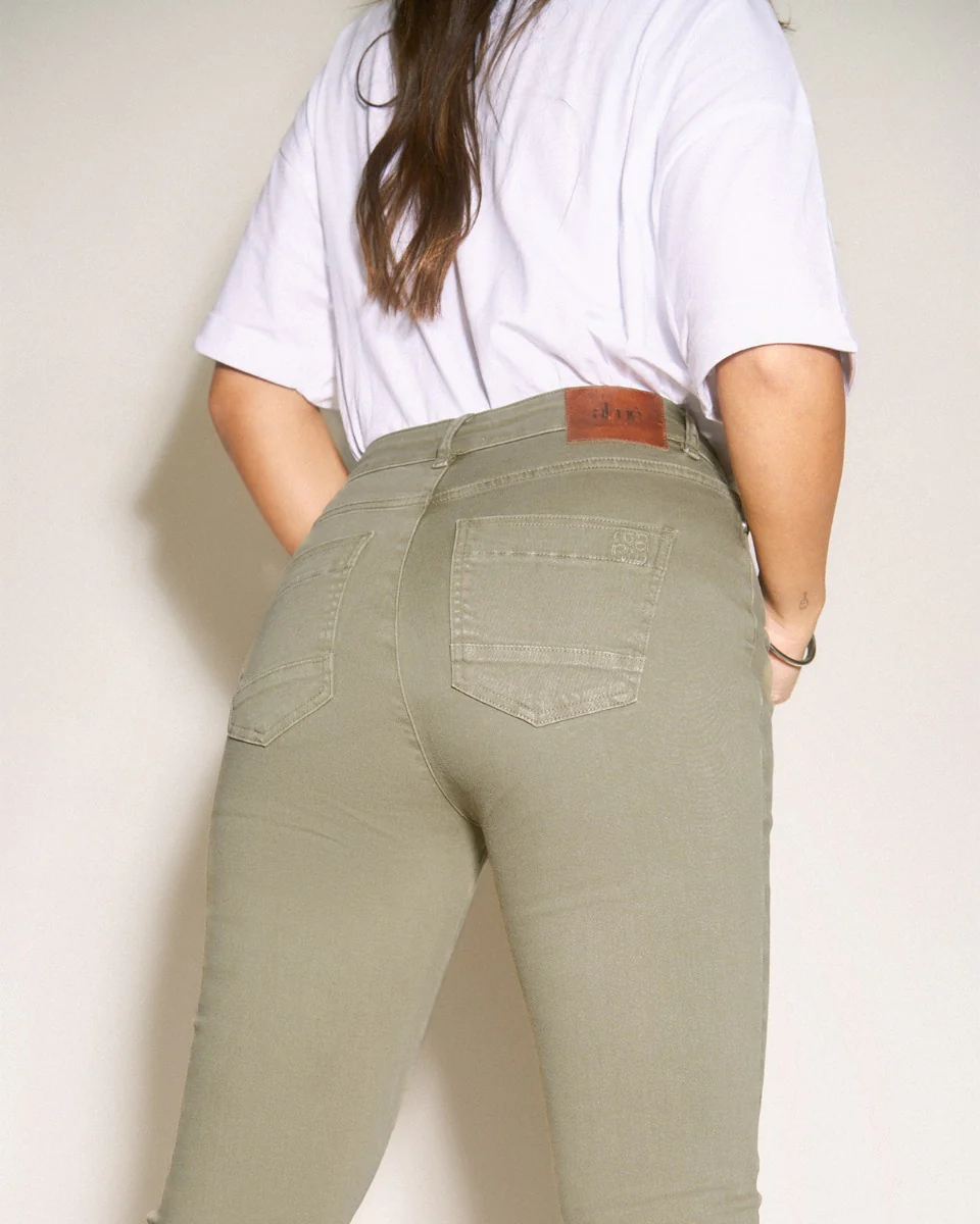 Jean Larry - Image 4